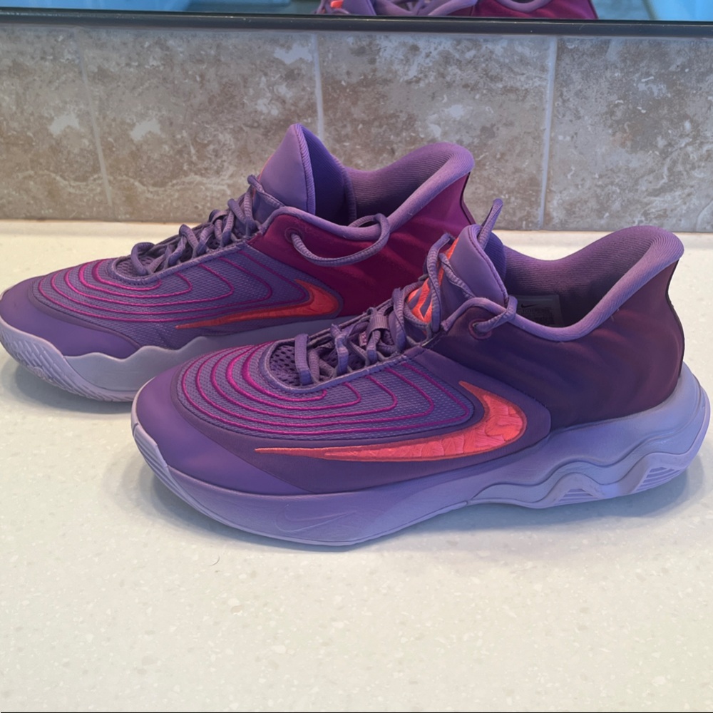 Nike Giannis Immortality purple, pink Low-Top Athletic Sneakers